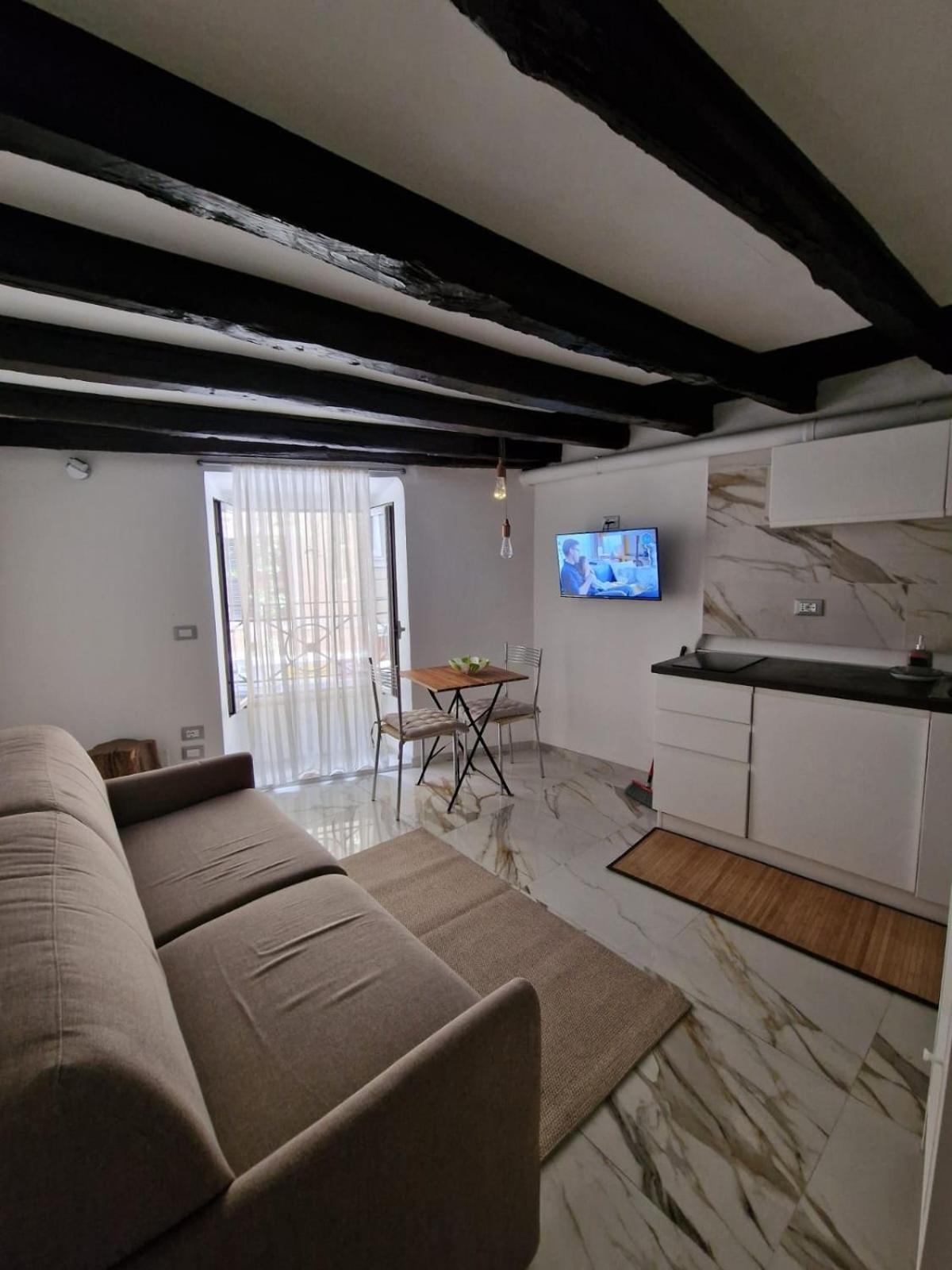 Nest At Campo De Fiori And Navona Square Apartment Rom